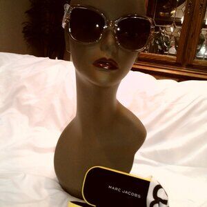 NWOT Marc Jacobs Womens Beige Sunglasses